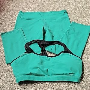 Fabletics Powerhold Capri bra set